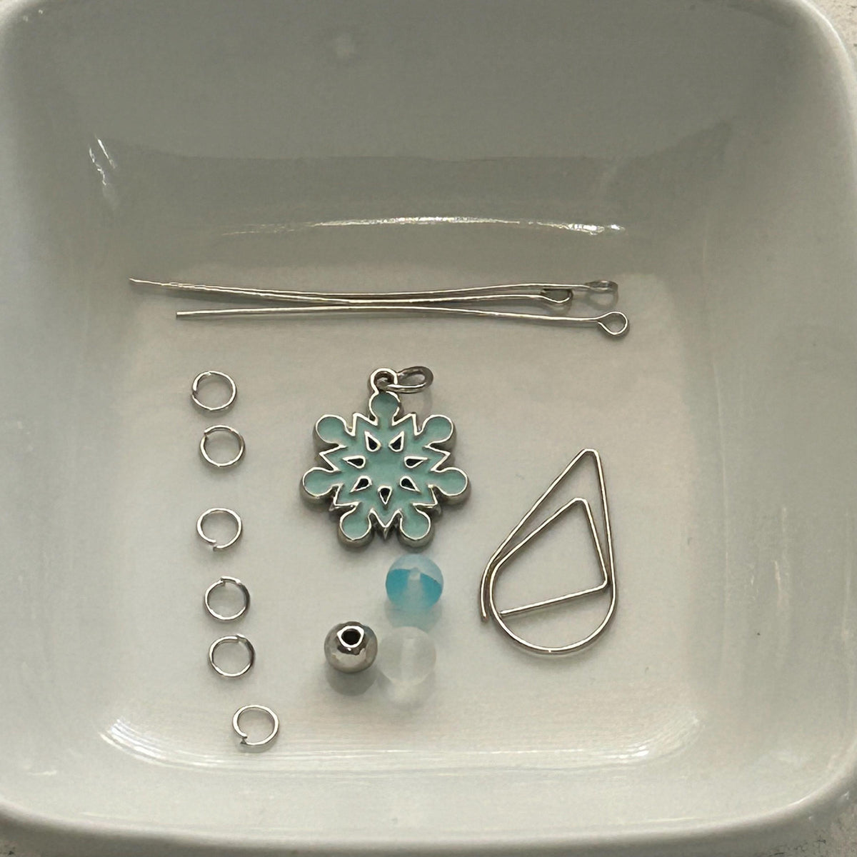 DIY Light Blue Snowflake Charm Kit – Winter Planner Charms, Journal Decorations, Craft Supplies for Holiday, Customizable Snowflake Charms