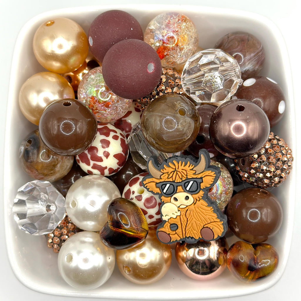 DIY Staying Cool Highland Cow Bead Mix | Earth toned colors |  Bead Soup  | Gold O Ring  | DIY Keychains