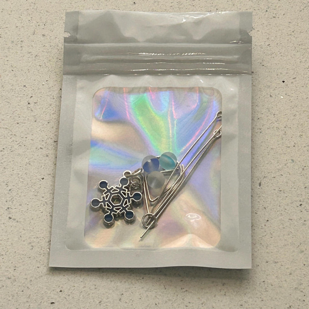 DIY Blue & Black Snowflake Charm Kit – Winter Planner Charms, Journal Decorations, Craft Supplies for Holiday, Customizable Snowflake Charms