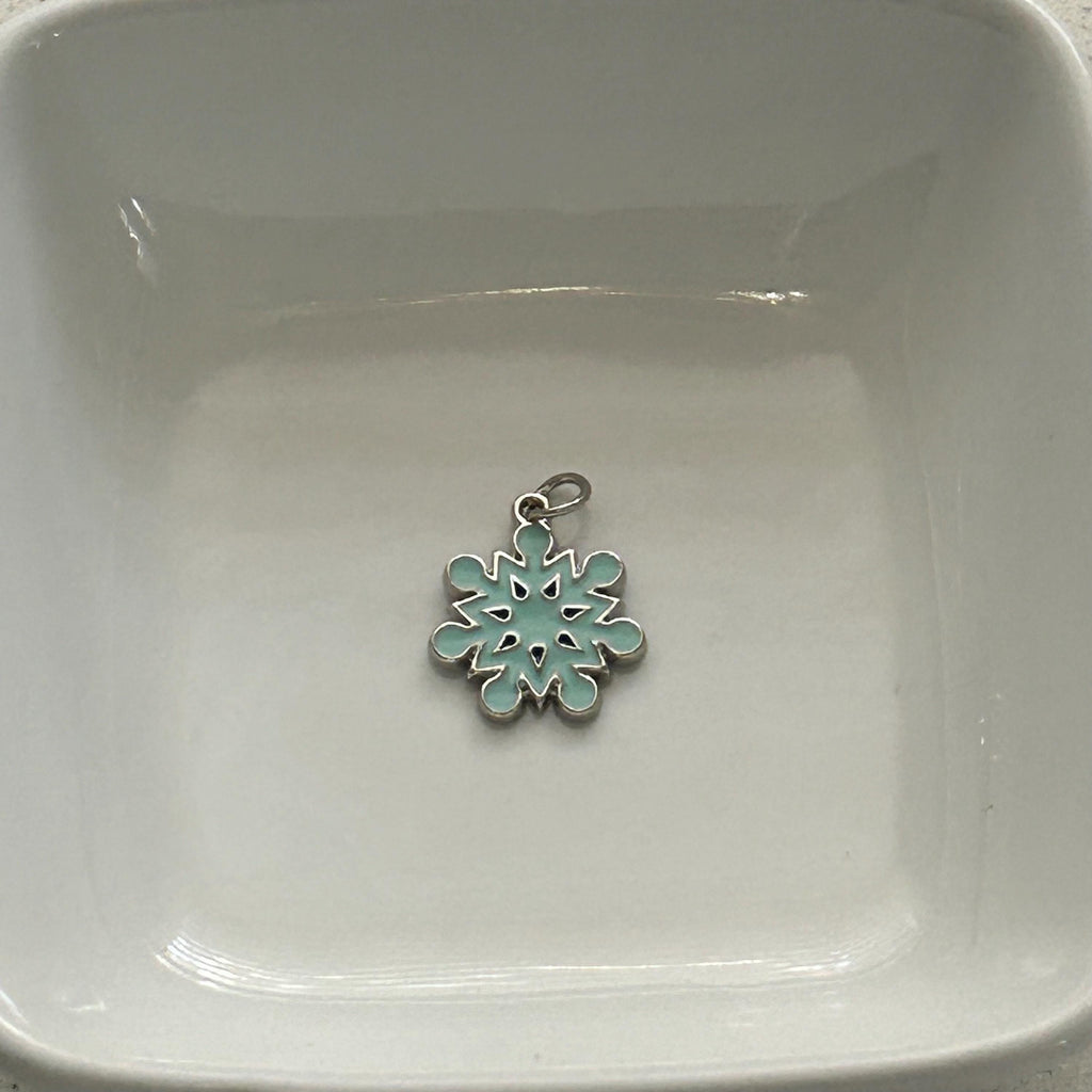 DIY Light Blue Snowflake Charm Kit – Winter Planner Charms, Journal Decorations, Craft Supplies for Holiday, Customizable Snowflake Charms