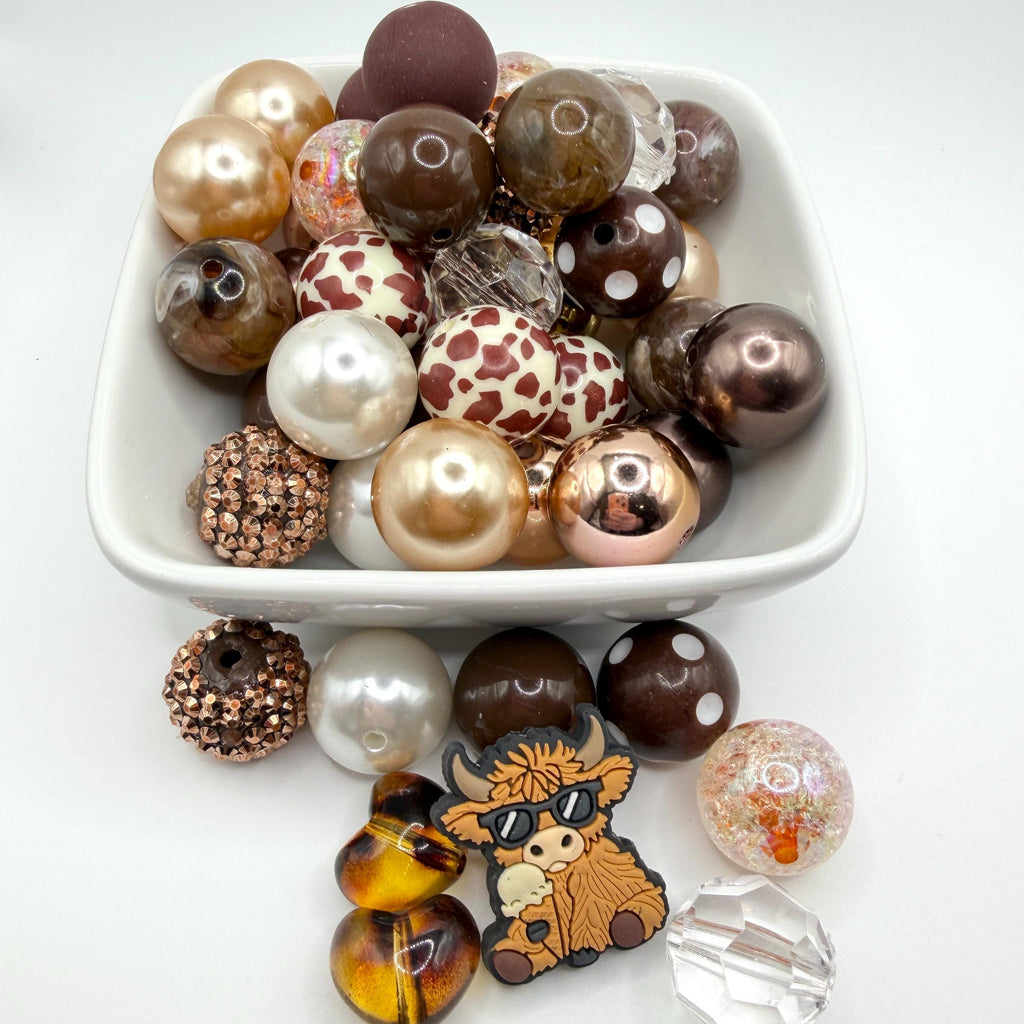 DIY Staying Cool Highland Cow Bead Mix | Earth toned colors |  Bead Soup  | Gold O Ring  | DIY Keychains