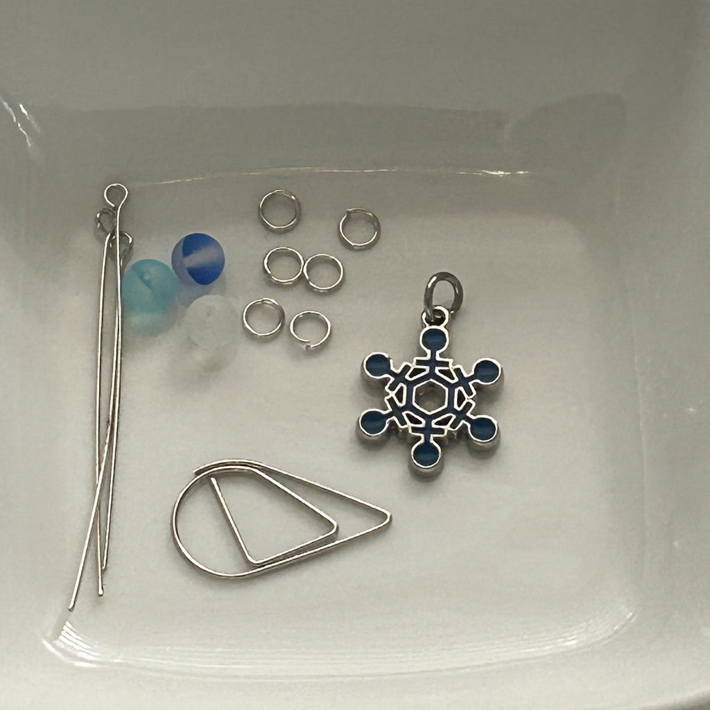 DIY Blue & Black Snowflake Charm Kit – Winter Planner Charms, Journal Decorations, Craft Supplies for Holiday, Customizable Snowflake Charms