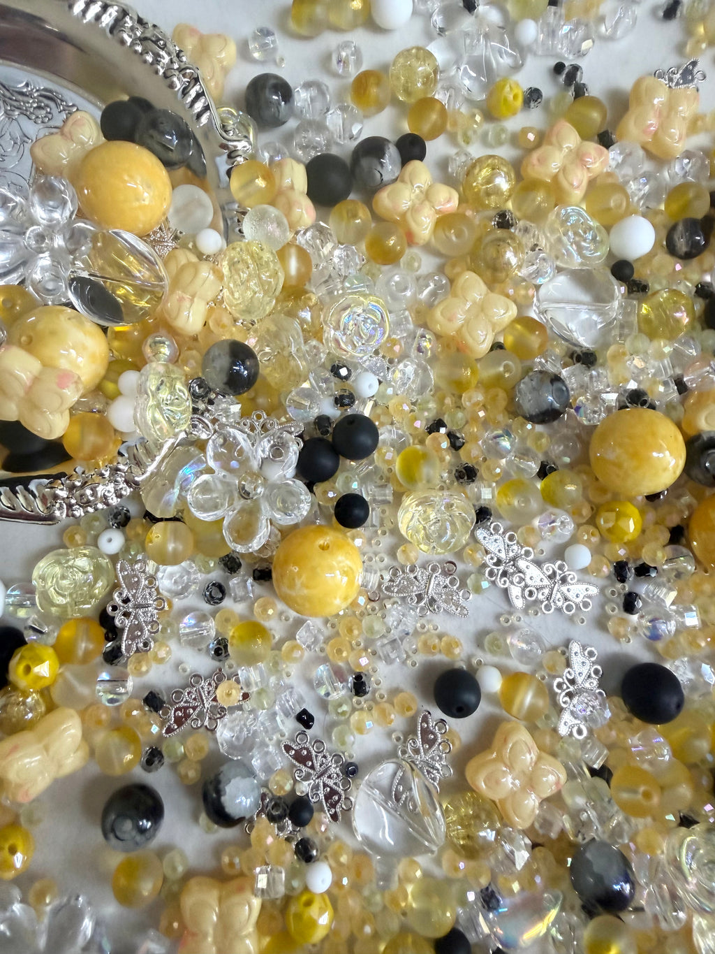 Honey Noir - Jewelry making and DIY crafts ( Bead soup mix)
