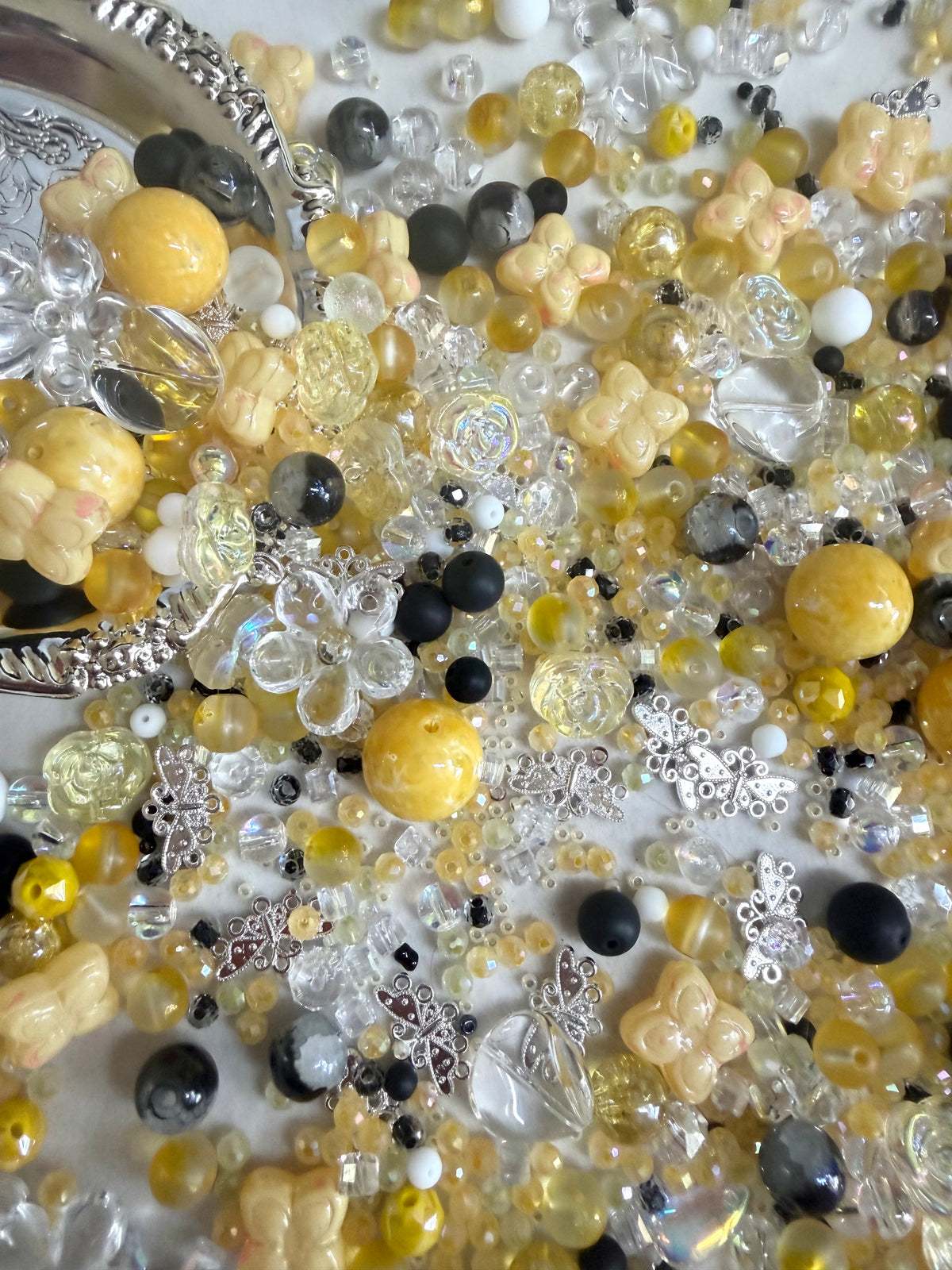 Honey Noir - Jewelry making and DIY crafts ( Bead soup mix)